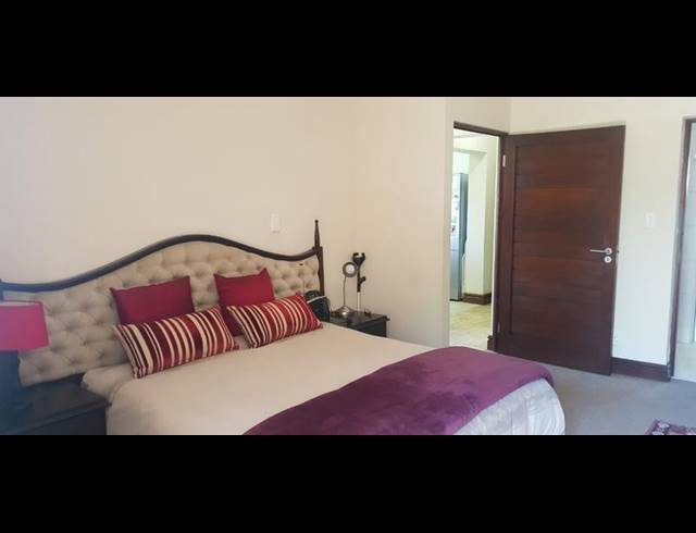 1 BEDROOM TOWNHOUSE FOR SALE IN RETIRE AT MIDSTREAM